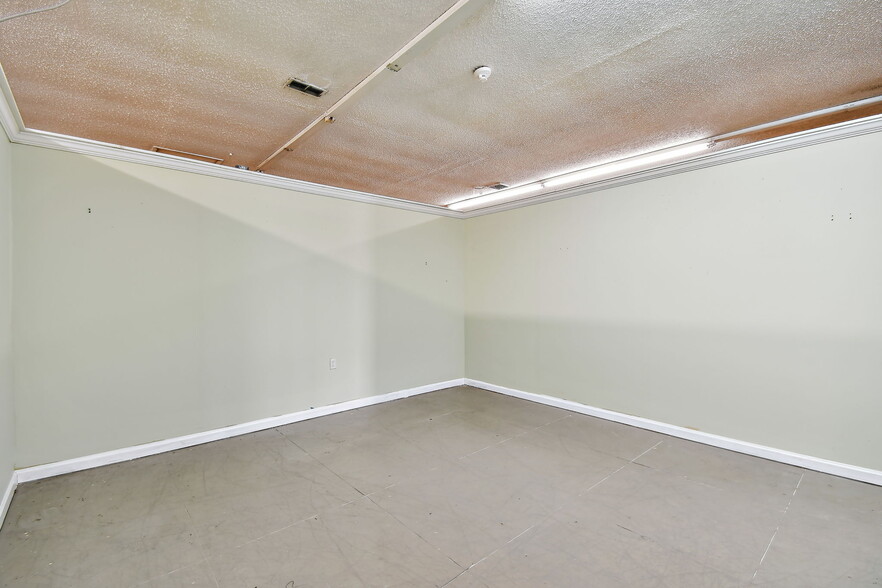 More Photos Of 1956 Kingsley Ave, Orange Park General Retail For Lease