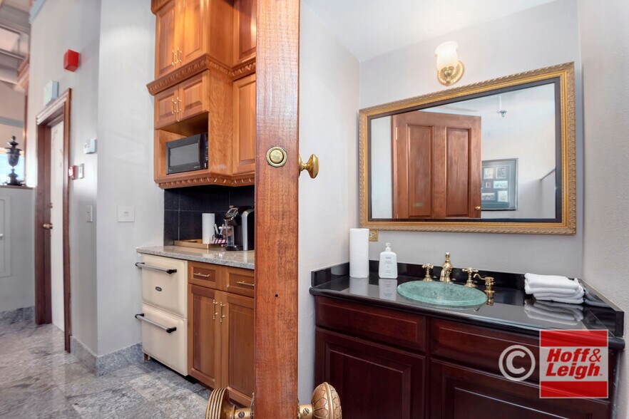 More Photos Of 1601 Arapahoe St, Denver Office For Sale