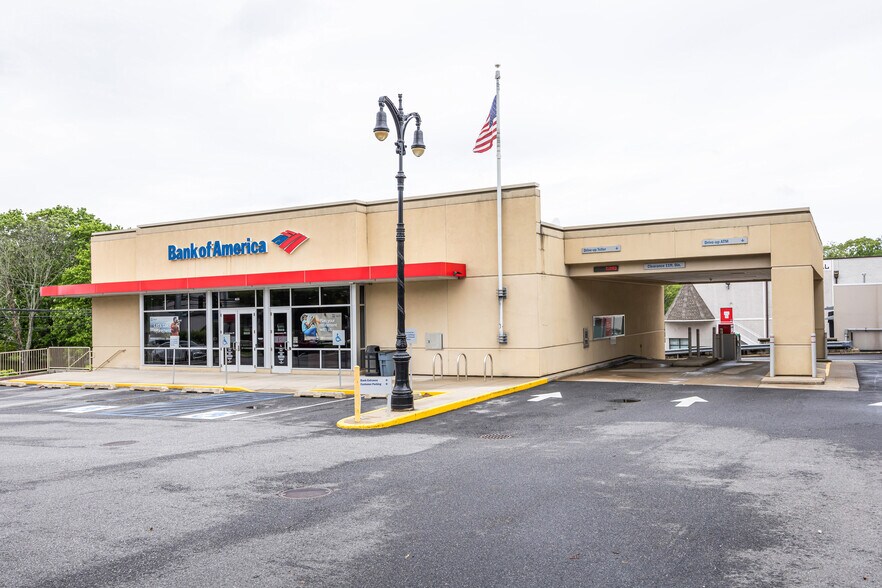 More Photos Of 8225 Jericho Tpke, Woodbury Bank For Sale