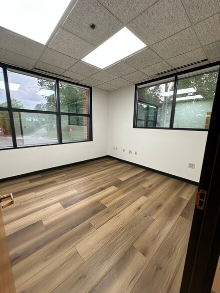 More Photos Of 2265 Roswell Rd, Marietta Office For Lease