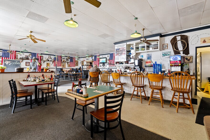More Photos Of 1306 Pine St, Paso Robles Storefront For Sale