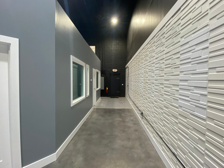 More Photos Of 1422 Woodmont Ln NW, Atlanta Showroom For Sale