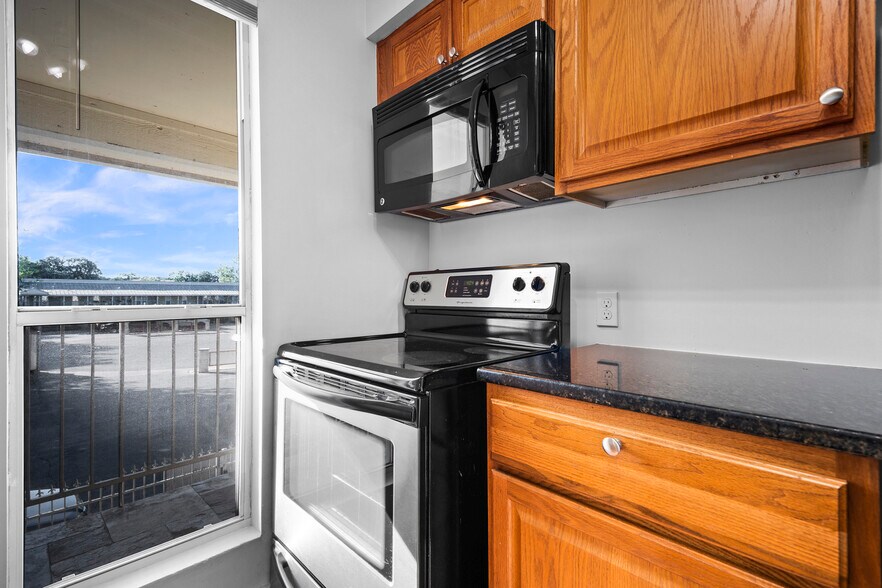 More Photos Of 2523 Durwood St, Austin Apartments For Sale