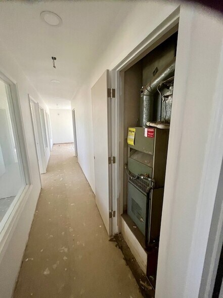 More Photos Of 1270 E Riverside St, Shafter Service For Sale