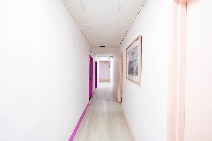 More Photos Of 7915 Biscayne Blvd, Miami Storefront Retail Residential For Lease