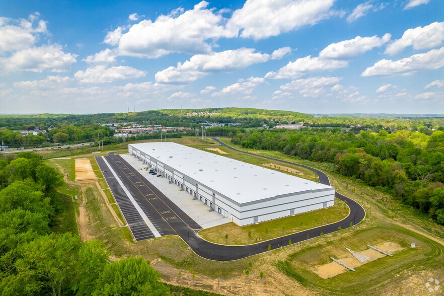 More Photos Of 2051 Old Coochs Bridge Rd, Newark Warehouse For Lease