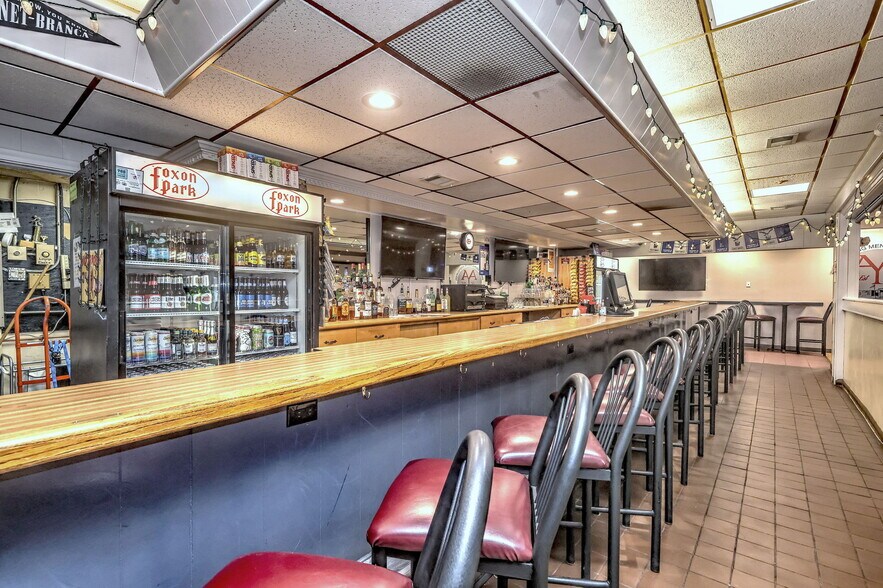 More Photos Of 560 Woodward Ave, New Haven Flex For Sale