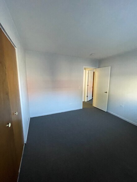 More Photos Of 37 Nippersink Blvd, Fox Lake Apartments For Sale