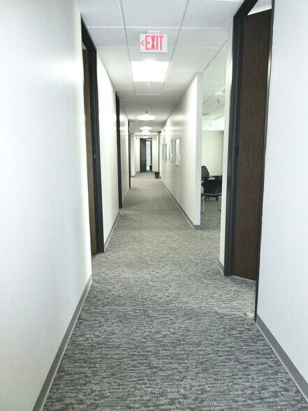 More Photos Of 15311 Vantage Pky W, Houston Unknown For Lease