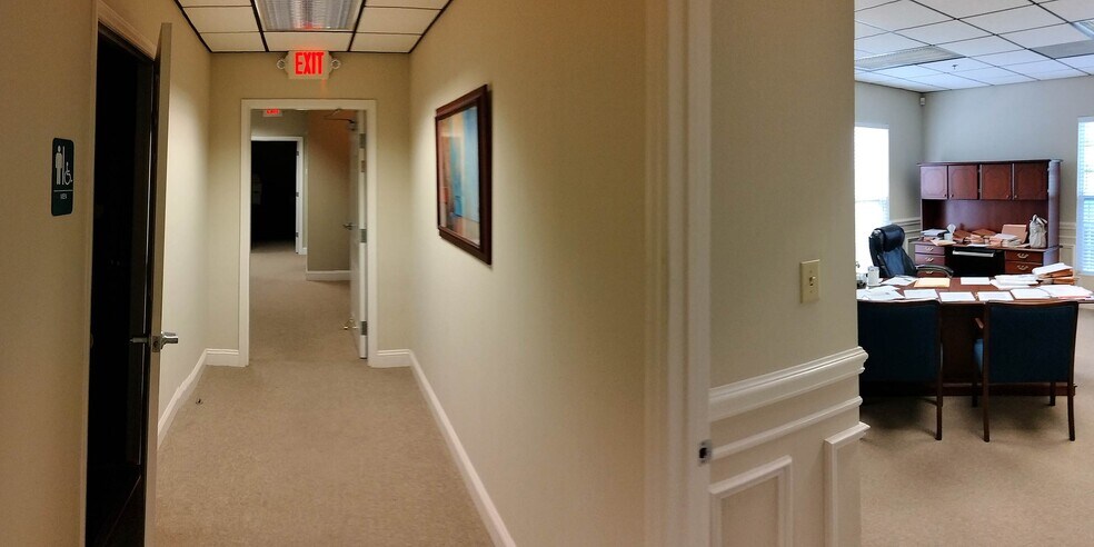 More Photos Of 7229 Albemarle Rd, Charlotte Office For Sale