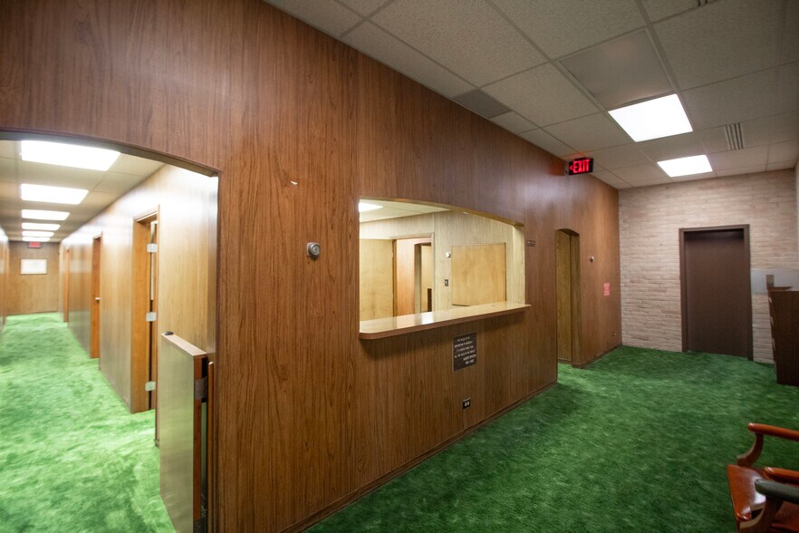 More Photos Of 600 S Closner Blvd, Edinburg Office For Sale