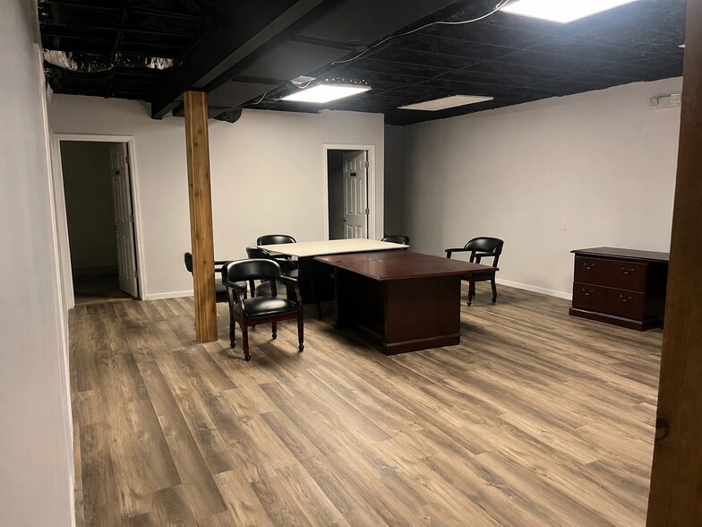More Photos Of 586-590 S Edgewood Ave, Jacksonville General Retail For Lease