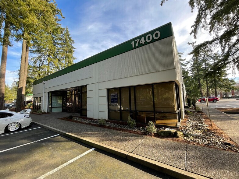 More Photos Of 17400 SW Upper Boones Ferry Rd, Portland Showroom For Lease