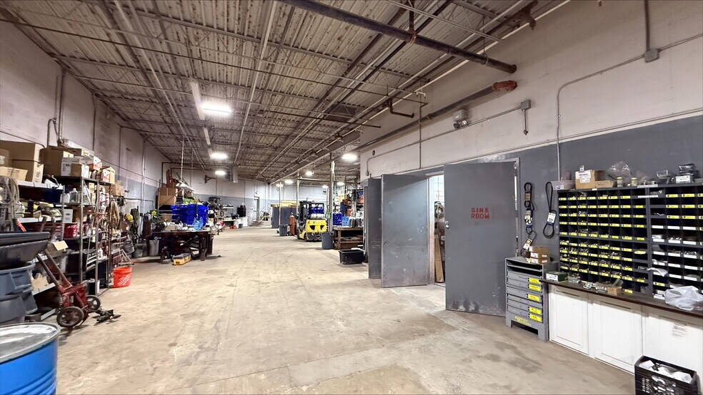 More Photos Of 88 Tyler Pl, South Plainfield Warehouse For Lease