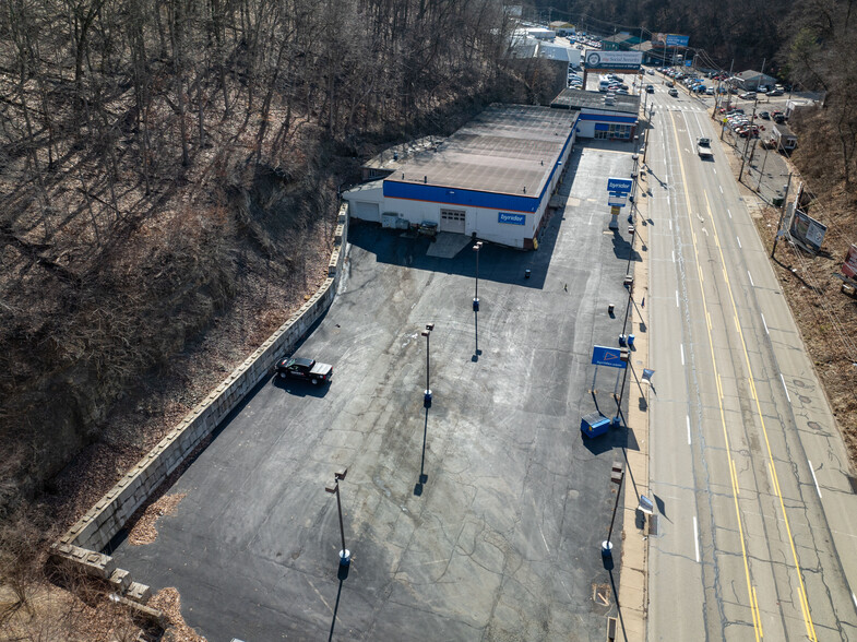 Primary Photo Of 1561 W Liberty Ave, Pittsburgh Auto Dealership For Lease