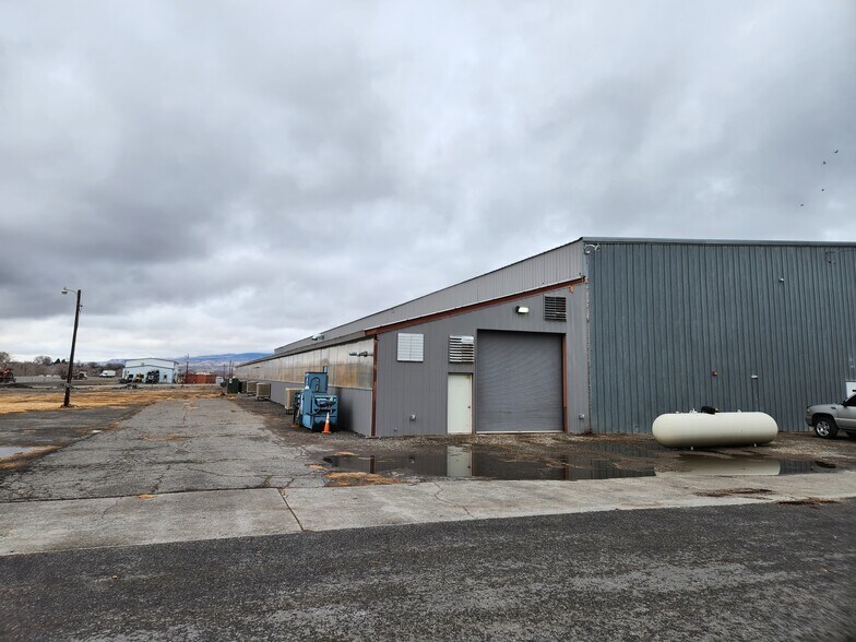 More Photos Of 430 W 8th St, Delta Unknown For Lease