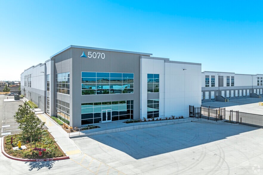 More Photos Of 5070 Glacier St, Lathrop Warehouse For Lease