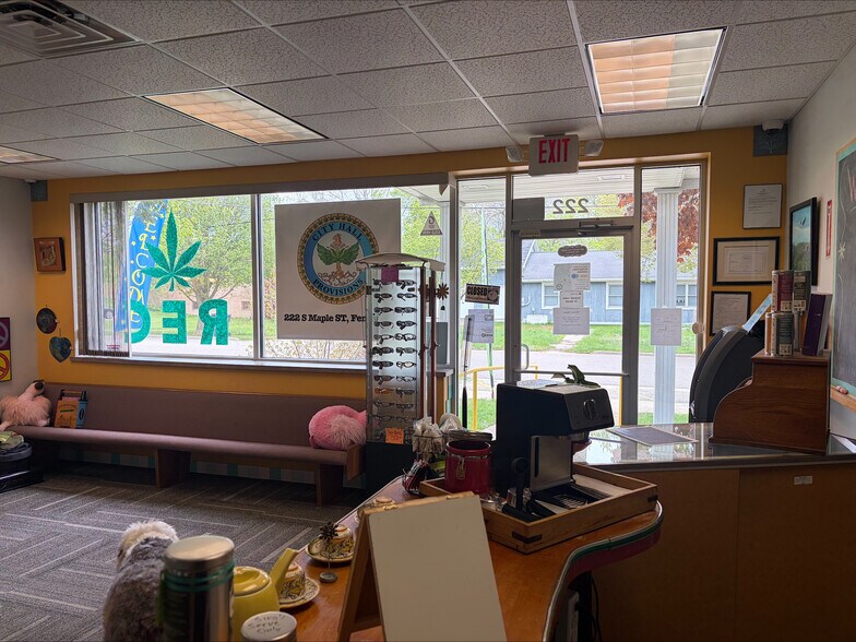 More Photos Of 222 S Maple St, Fennville Office For Sale