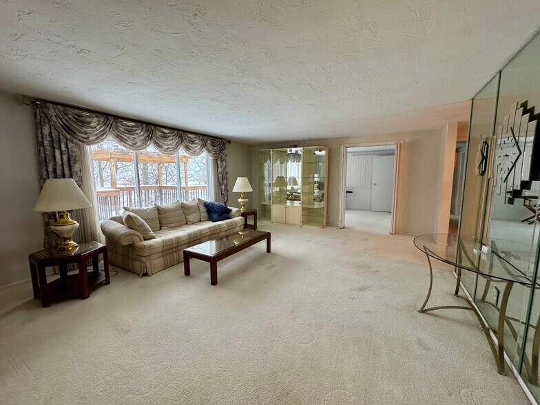 More Photos Of 12001 Marguerite Ave, Cleveland Apartments For Sale