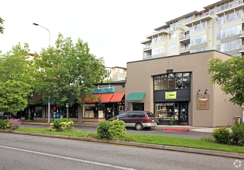 Primary Photo Of 106-114 Central Way, Kirkland Storefront For Lease