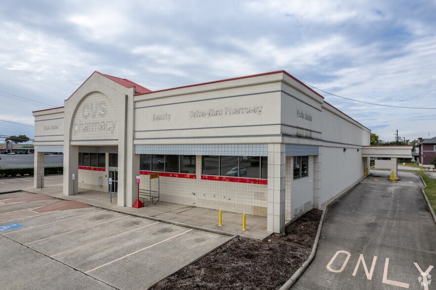 More Photos Of 2001 Garth Rd, Baytown Freestanding For Lease