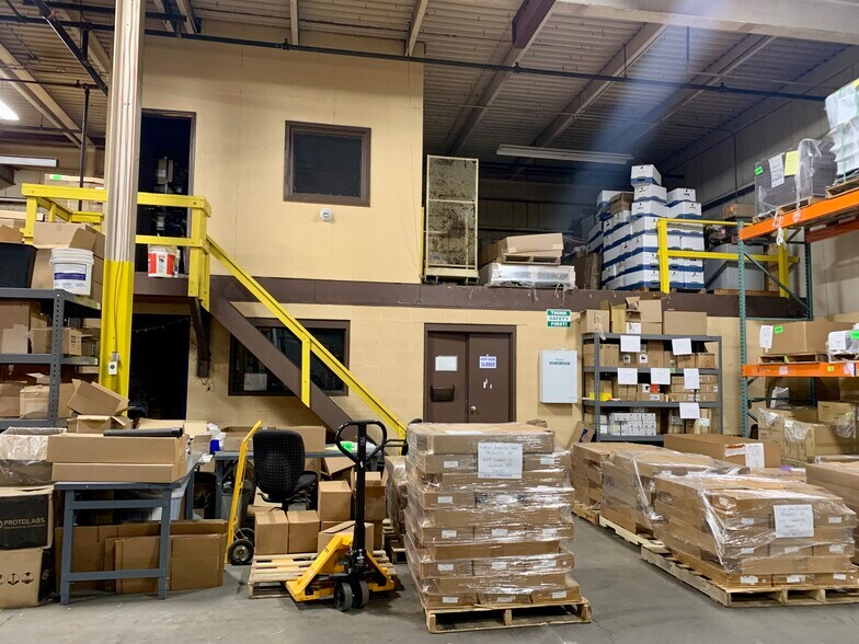More Photos Of 6125 Lendell Rd, Sanborn Manufacturing For Lease