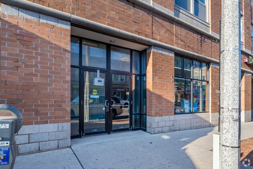 More Photos Of 621-627 W Historic Mitchell St, Milwaukee Office For Lease