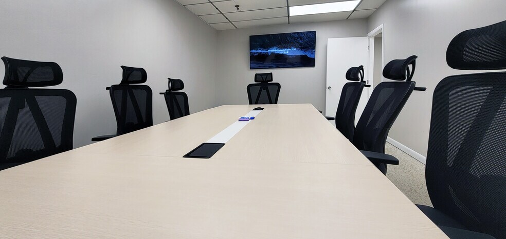 More Photos Of 6818-6824 S Manhattan Ave, Tampa Industrial For Lease