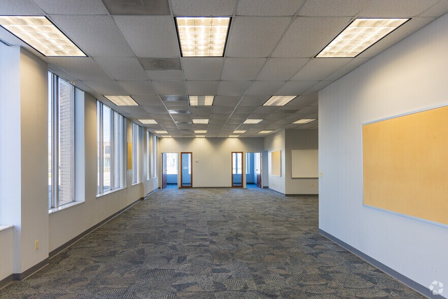 More Photos Of 347 Midway Blvd, Elyria Office For Lease