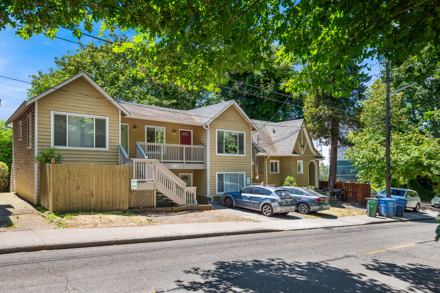 Primary Photo Of 633 W Mercer Pl, Seattle Apartments For Sale