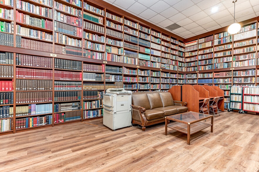 More Photos Of 702 W Holt Ave, Pomona Freestanding For Sale