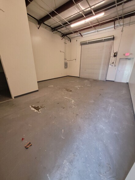 More Photos Of 950 Cherry St, Kent Self Storage For Lease