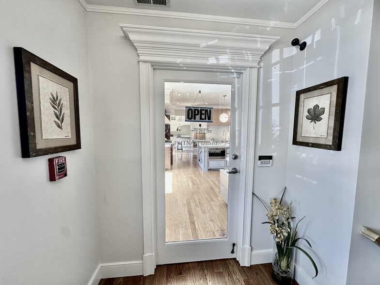 More Photos Of 406 E Putnam Ave, Cos Cob Office For Lease