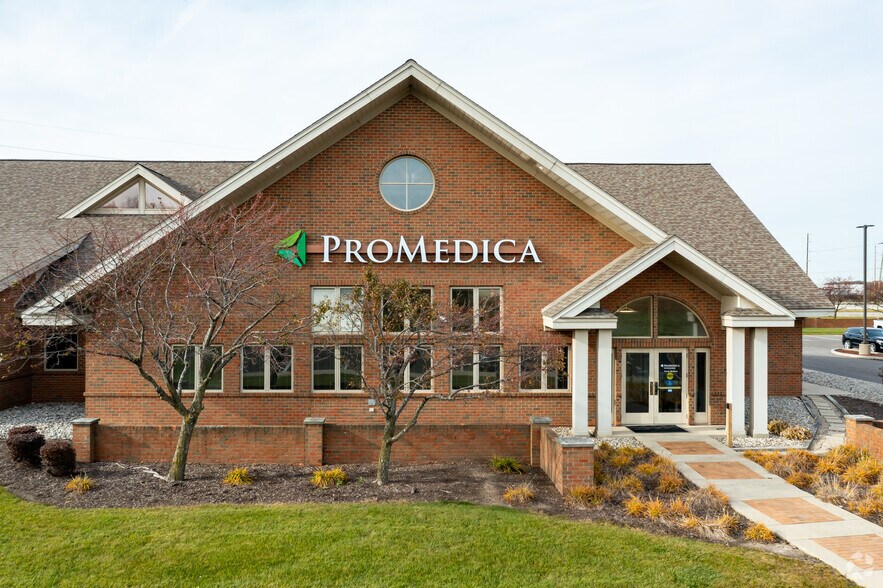 More Photos Of 1000 Westmoreland Ave, Napoleon Office For Lease