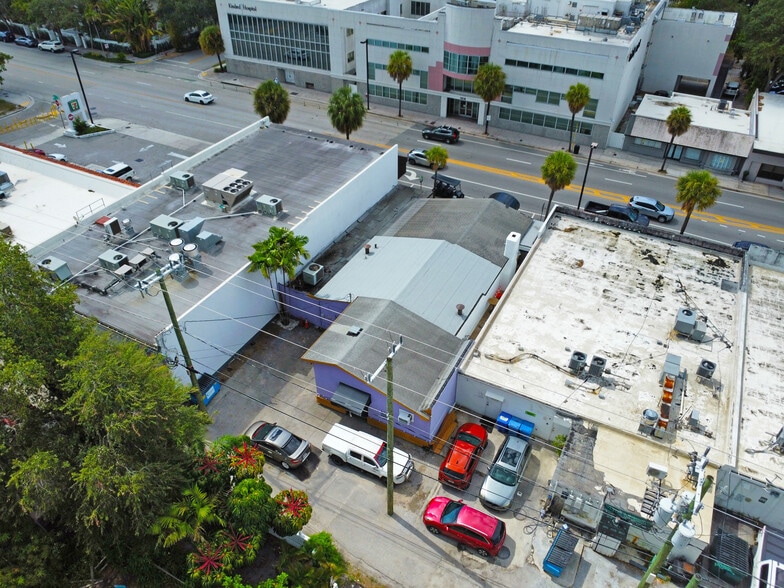 More Photos Of 1517 E Las Olas Blvd, Fort Lauderdale Bar For Lease