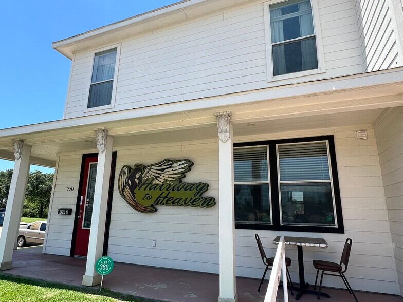 More Photos Of 770 Marina Bay Dr, Clear Lake Shores Freestanding For Sale