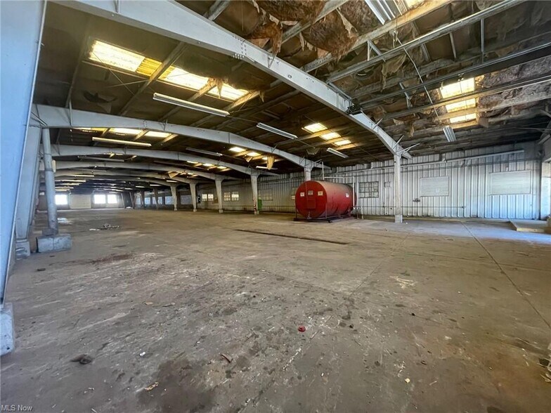 More Photos Of 1515 Franklin Ave, Toronto Industrial For Lease