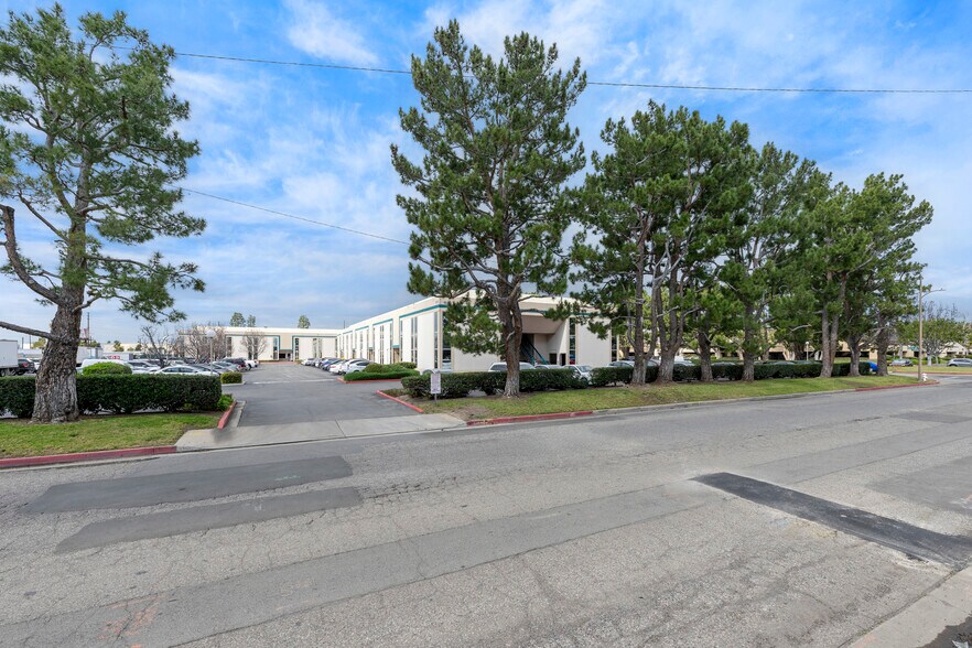 More Photos Of 1820 E Garry Ave, Santa Ana Office For Sale