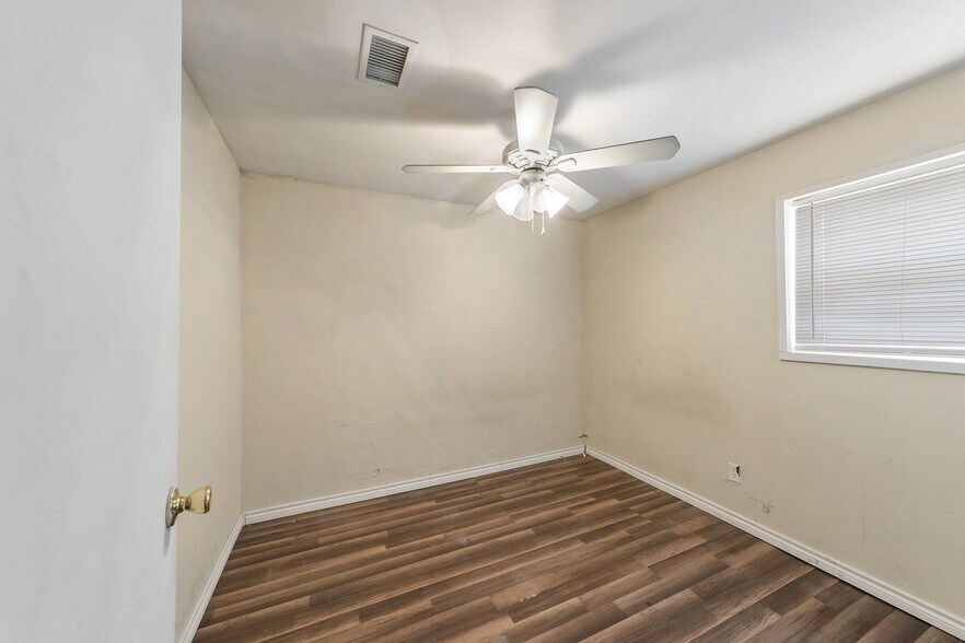 More Photos Of 1425 State Highway 75 N, Huntsville Office For Lease