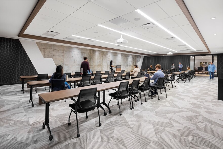 More Photos Of 3350 Peachtree Rd Ne, Atlanta Office For Lease