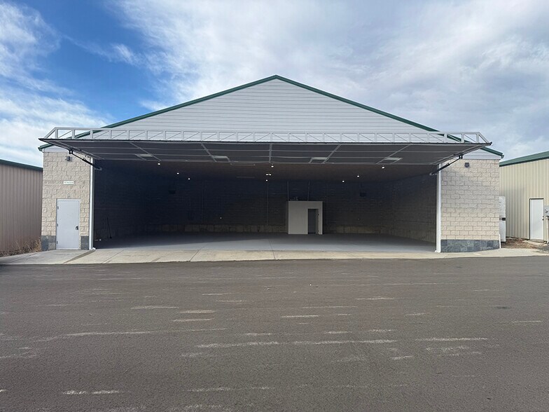 More Photos Of 5271 Beechcraft St, Loveland Self Storage For Sale