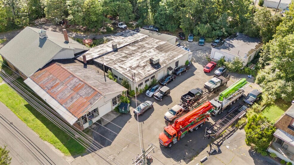 More Photos Of 435 Bridgeport Ave, Shelton Warehouse For Sale