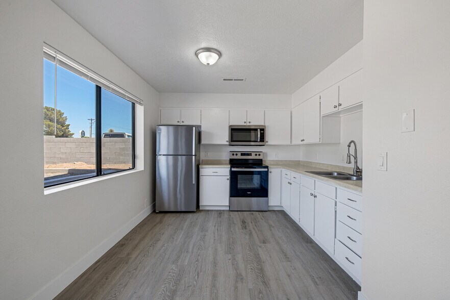 More Photos Of 126 E 1st North St, Mesquite Multifamily For Sale