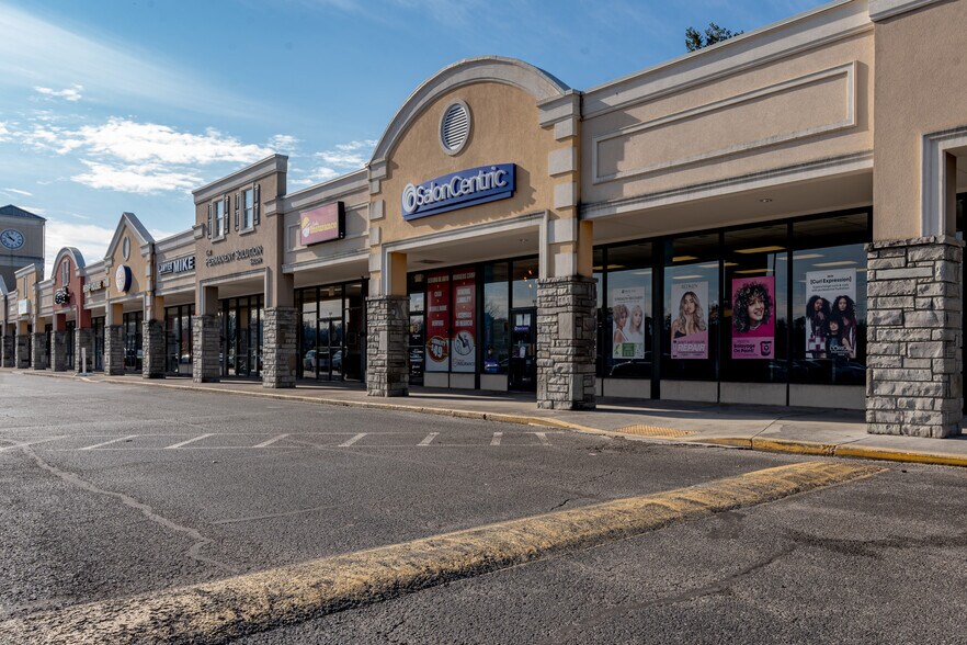 More Photos Of 1645 Downtown West Blvd, Knoxville General Retail For Sale