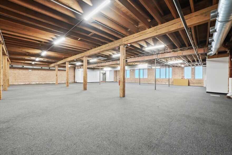 More Photos Of 526 N Western Ave, Chicago Manufacturing For Sale