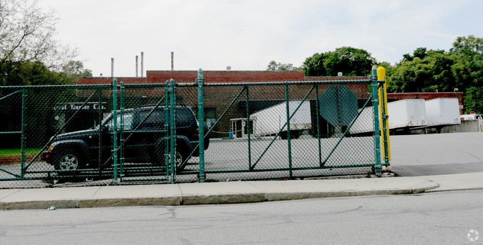 Primary Photo Of 1400 Middlesex St, Lowell Manufacturing For Sale