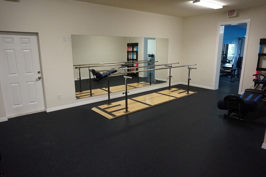 More Photos Of 7008 N Himes Ave, Tampa Office For Lease