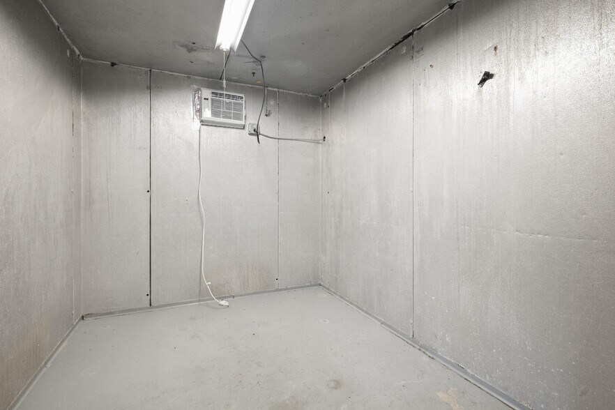 More Photos Of 325 E Lemon St, Tarpon Springs Warehouse For Sale