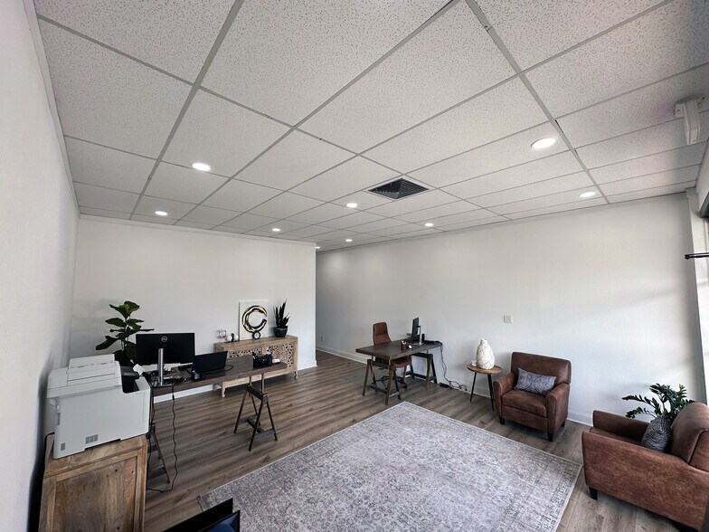 More Photos Of 602 Azalea Rd, Mobile Storefront For Sale