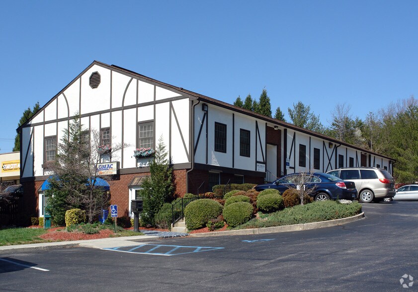 More Photos Of 2222 Electric Rd, Roanoke Medical For Sale